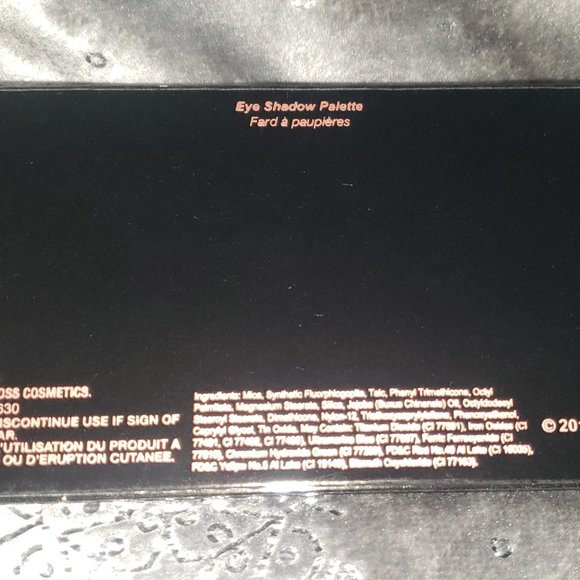 Violet Voss Essentials Eye Shadow Palette $25 - Picture 4 of 6